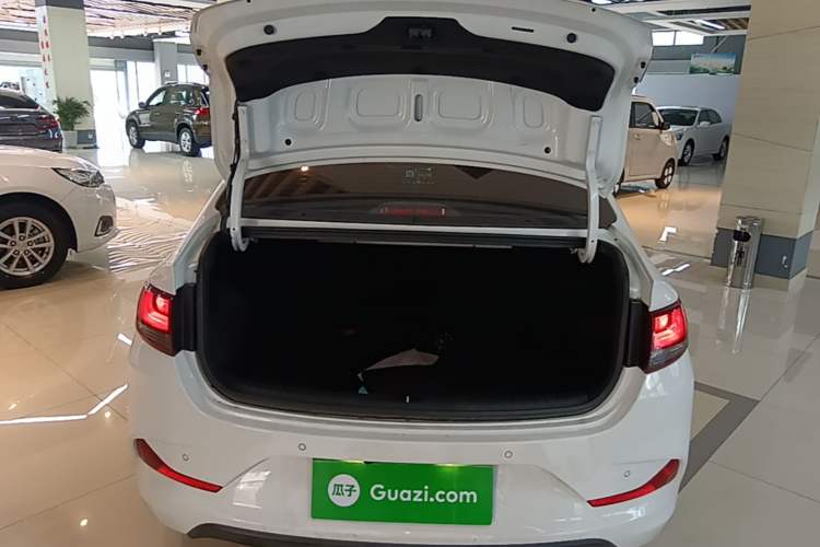 Used Hyundai Celesta 2020 1.6L Automatic GL Enjoyable Edition Trunk