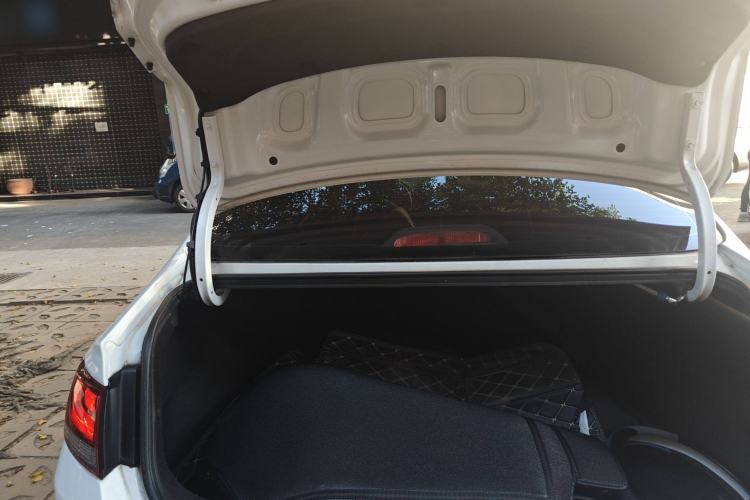 Used Hyundai Celesta 2020 1.6L Automatic GL Enjoyable Edition Trunk