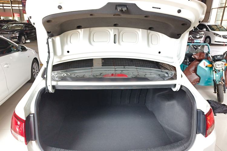 Used Hyundai Celesta 2020 1.6L Automatic GL Enjoyable Edition Trunk