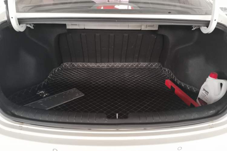 Used Hyundai Celesta 2020 1.6L Automatic GL Enjoyable Edition Trunk