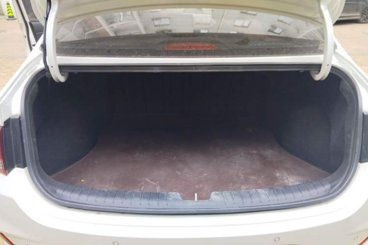 Used Hyundai Celesta 2020 1.6L Automatic GL Enjoyable Edition Trunk