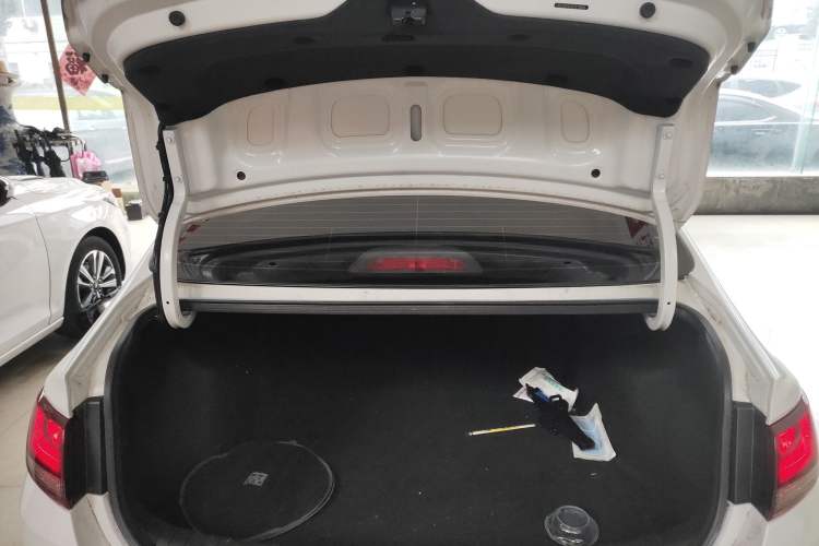 Used Hyundai Celesta 2020 1.6L Automatic GL Enjoyable Edition Trunk