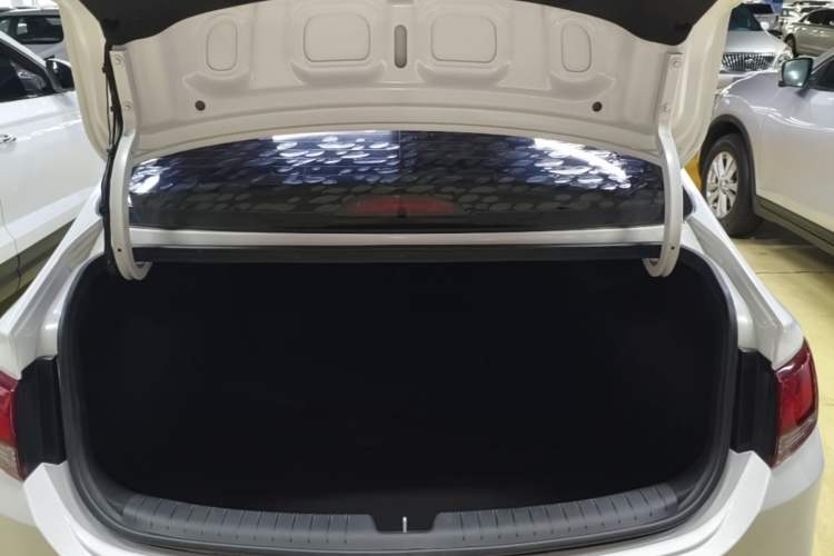 Used Hyundai Celesta 2020 1.6L Automatic GL Enjoyable Edition Trunk