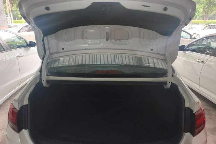 Used Hyundai Celesta 2020 1.6L Automatic GL Enjoyable Edition Trunk