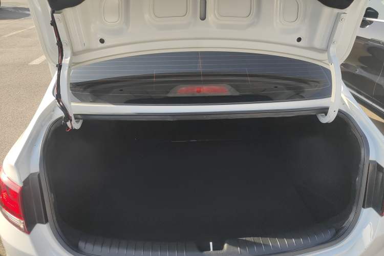 Used Hyundai Celesta 2020 1.6L Automatic GL Enjoyable Edition Trunk