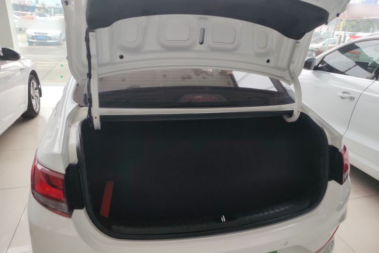 Used Hyundai Celesta 2020 1.6L Automatic GL Enjoyable Edition Trunk