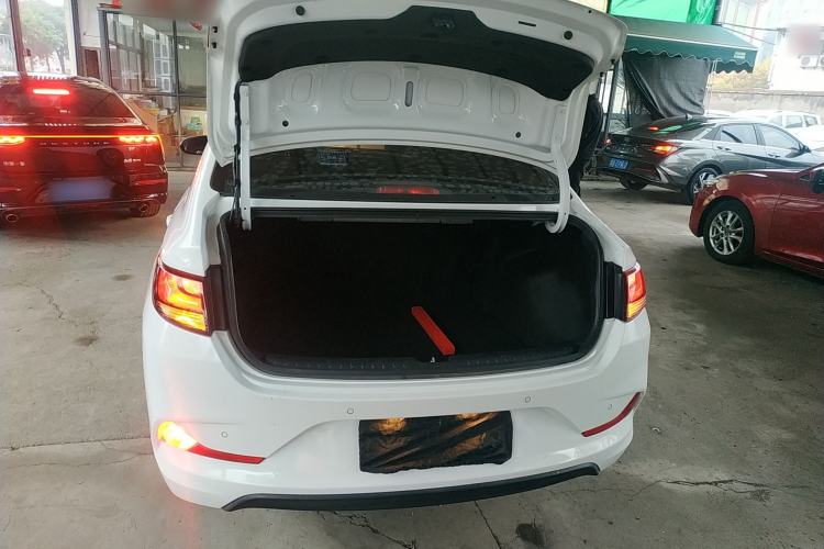 Used Hyundai Celesta 2020 1.6L Automatic GL Enjoyable Edition Trunk