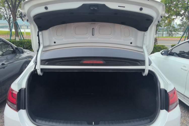 Used Hyundai Celesta 2020 1.6L Automatic GL Enjoyable Edition Trunk