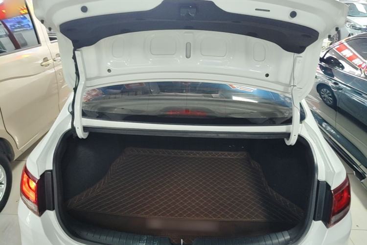 Used Hyundai Celesta 2020 1.6L Automatic GL Enjoyable Edition Trunk