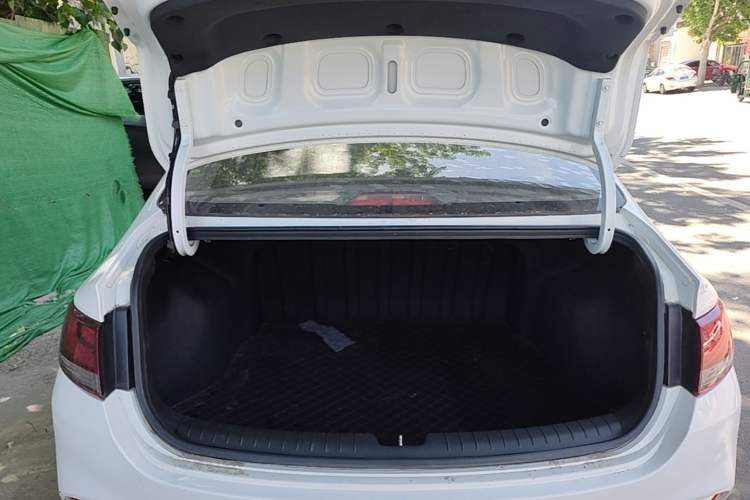 Used Hyundai Celesta 2020 1.6L Automatic GL Enjoyable Edition Trunk