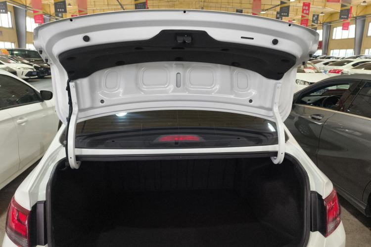 Used Hyundai Celesta 2020 1.6L Automatic GL Enjoyable Edition Trunk