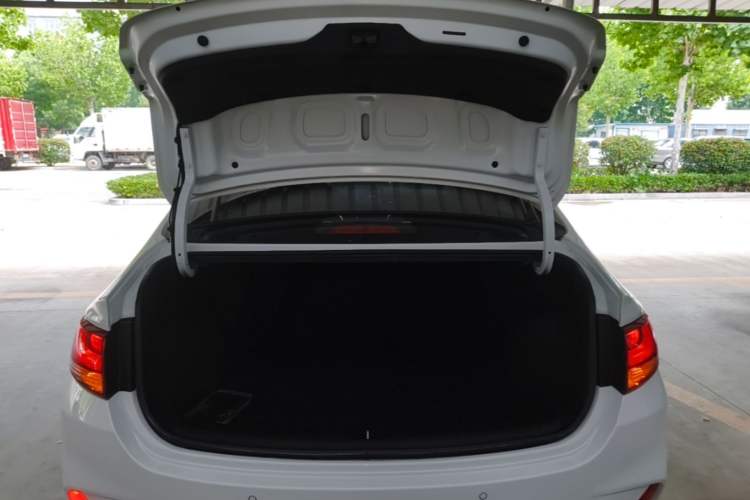 Used Hyundai Celesta 2020 1.6L Automatic GL Enjoyable Edition Trunk