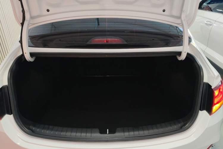 Used Hyundai Celesta 2020 1.6L Automatic GL Enjoyable Edition Trunk
