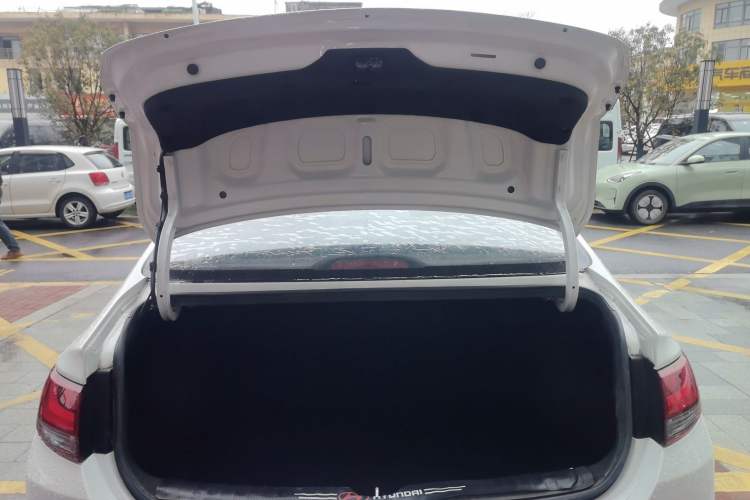 Used Hyundai Celesta 2020 1.6L Automatic GL Enjoyable Edition Trunk