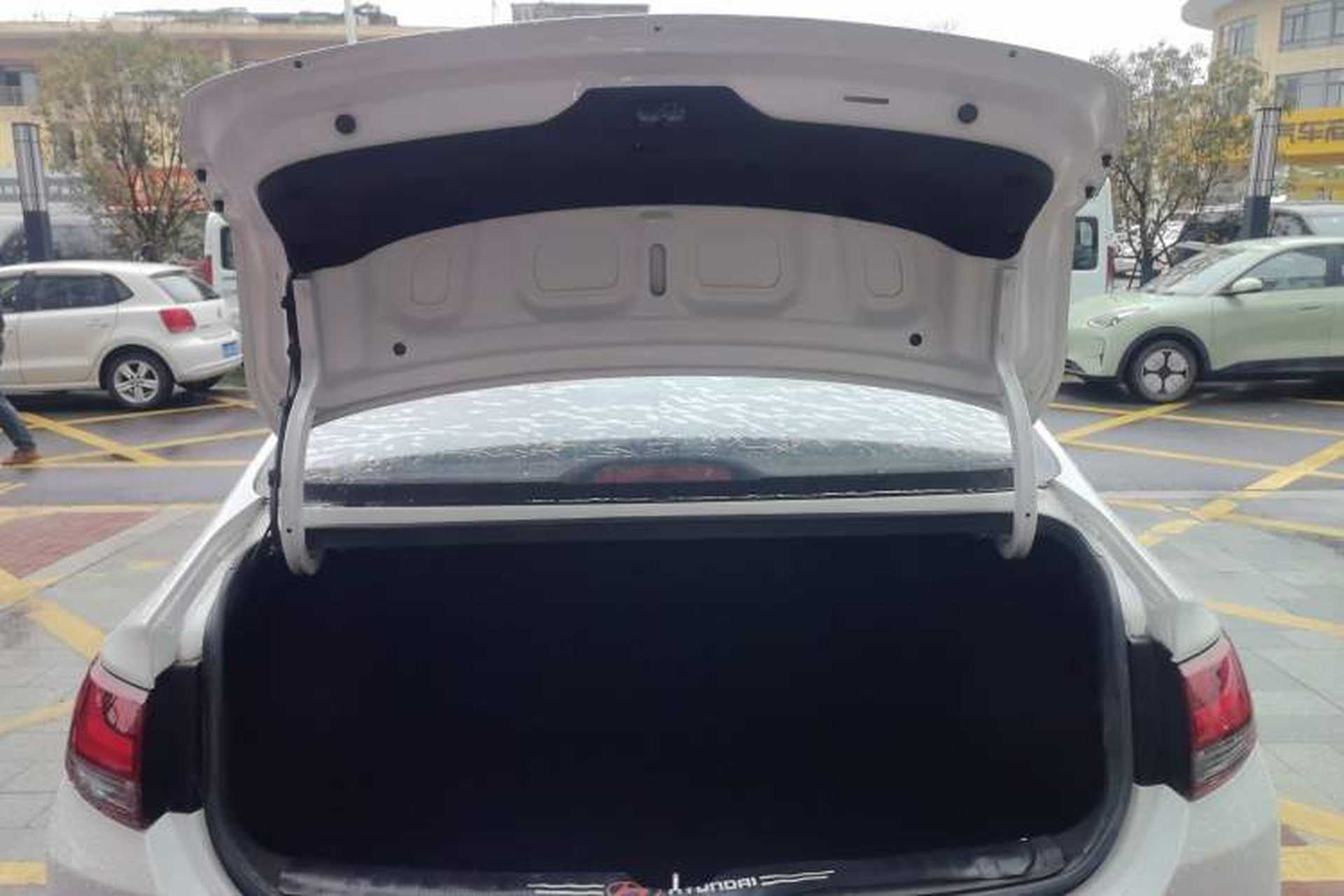 Used Hyundai Celesta 2020 1.6L Automatic GL Enjoyable Edition Trunk