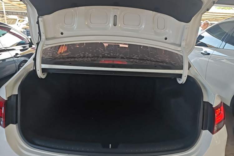 Used Hyundai Celesta 2020 1.6L Automatic GL Enjoyable Edition Trunk