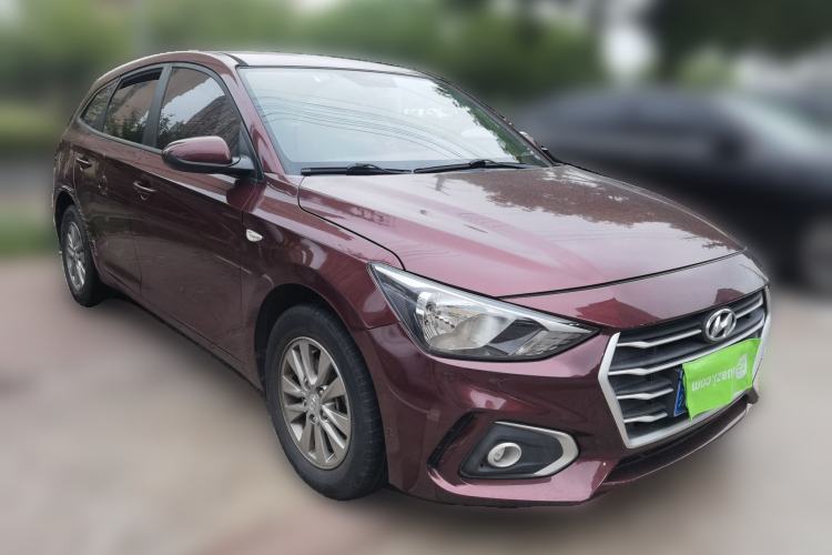 Used Hyundai Celesta Traveler 2018 1.6L Automatic Enjoyment Model China V Standard Front Right 45 Deg