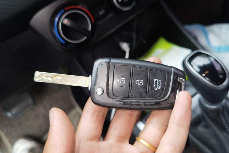Used Hyundai Celesta Traveler 2018 1.6L Automatic Enjoyment Model China V Standard Vehicle Key