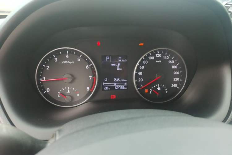 Used Hyundai Celesta Traveler 2018 1.6L Automatic Yixin Model China V Standard Instrument Cluster