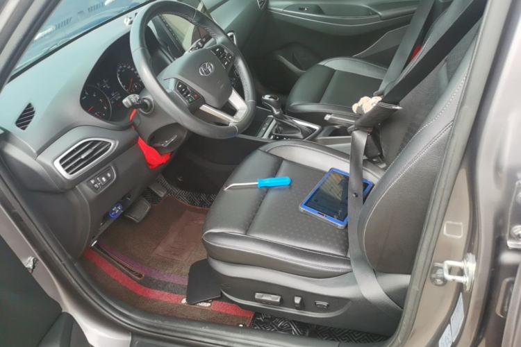 Used Hyundai Celesta Traveler 2018 1.6L Automatic Yixin Model China V Standard Left Front Seat