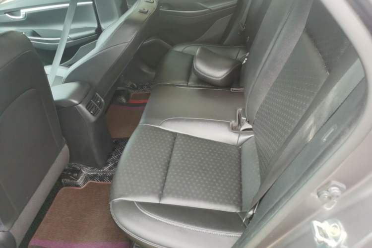 Used Hyundai Celesta Traveler 2018 1.6L Automatic Yixin Model China V Standard Left Rear Seat