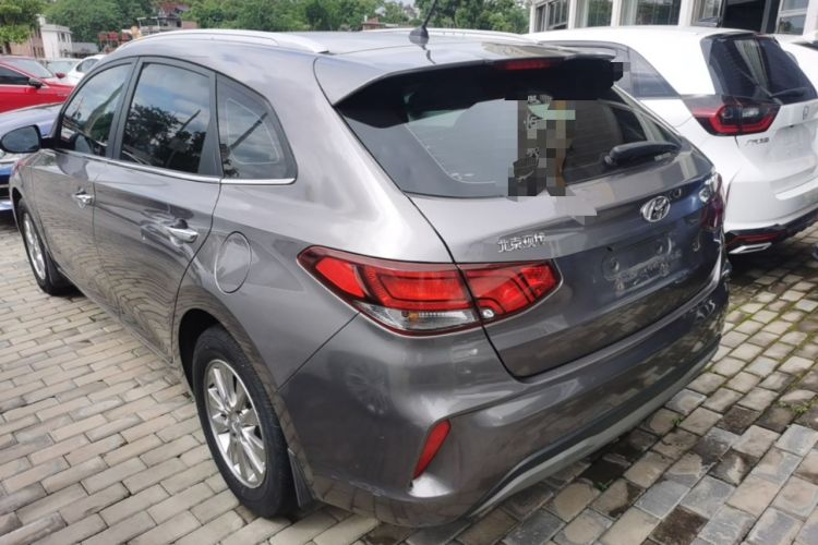 Used Hyundai Celesta Traveler 2018 1.6L Automatic Yixin Model China V Standard Rear Left 45 Deg