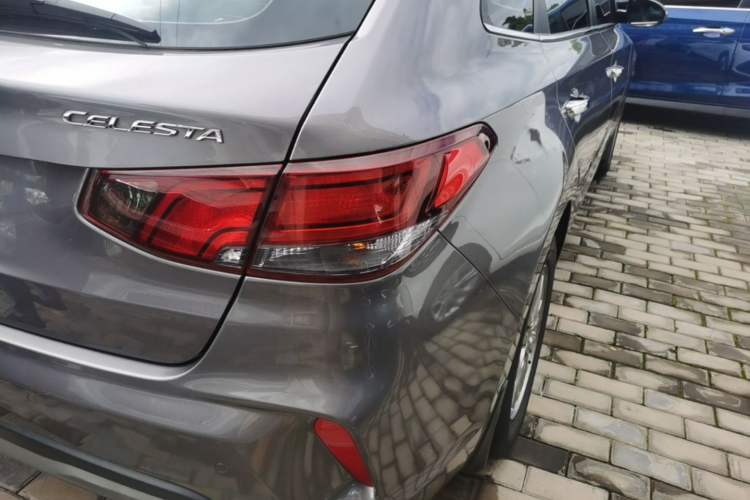 Used Hyundai Celesta Traveler 2018 1.6L Automatic Yixin Model China V Standard Right Rear Taillight