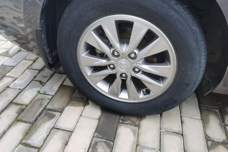 Used Hyundai Celesta Traveler 2018 1.6L Automatic Yixin Model China V Standard Right Rear Wheel Hub