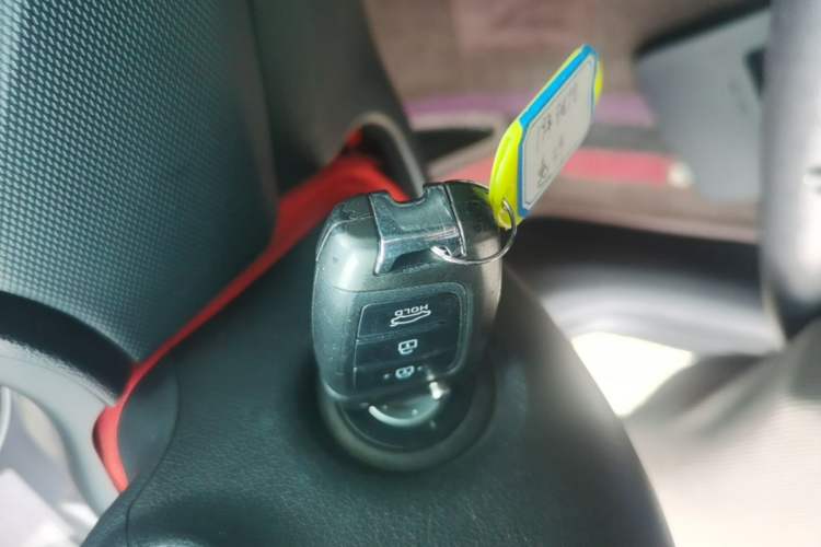 Used Hyundai Celesta Traveler 2018 1.6L Automatic Yixin Model China V Standard Vehicle Key