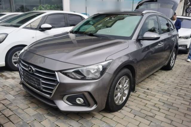 Used Hyundai Celesta Traveler 2018 1.6L Automatic Yixin Model China V Standard