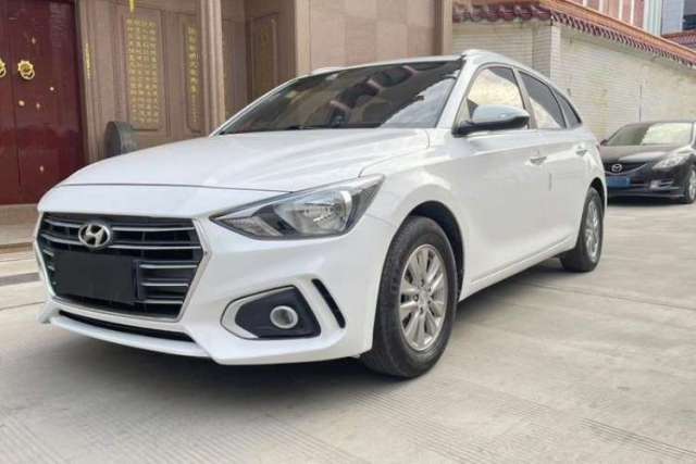 Used Hyundai Celesta Traveler 2018 1.6L Automatic Yixin Model China V Standard