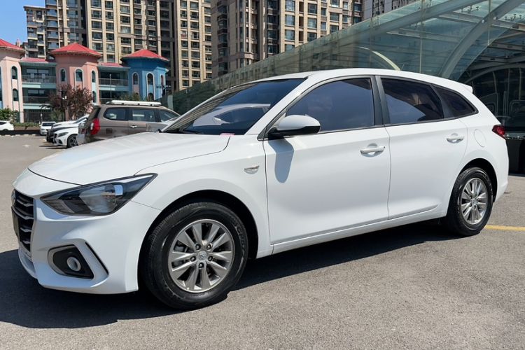 Used Hyundai Celesta Traveler 2018 1.6L Automatic Enjoyment Model China V Standard Exterior 2