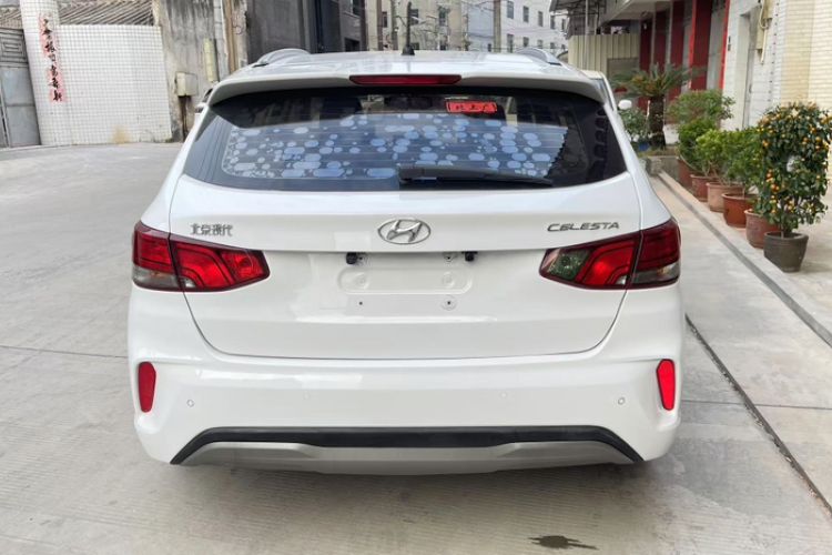 Used Hyundai Celesta Traveler 2018 1.6L Automatic Yixin Model China V Standard Exterior 4