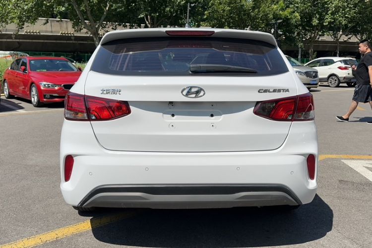 Used Hyundai Celesta Traveler 2018 1.6L Automatic Enjoyment Model China V Standard Exterior 5