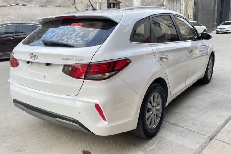 Used Hyundai Celesta Traveler 2018 1.6L Automatic Yixin Model China V Standard Exterior 6