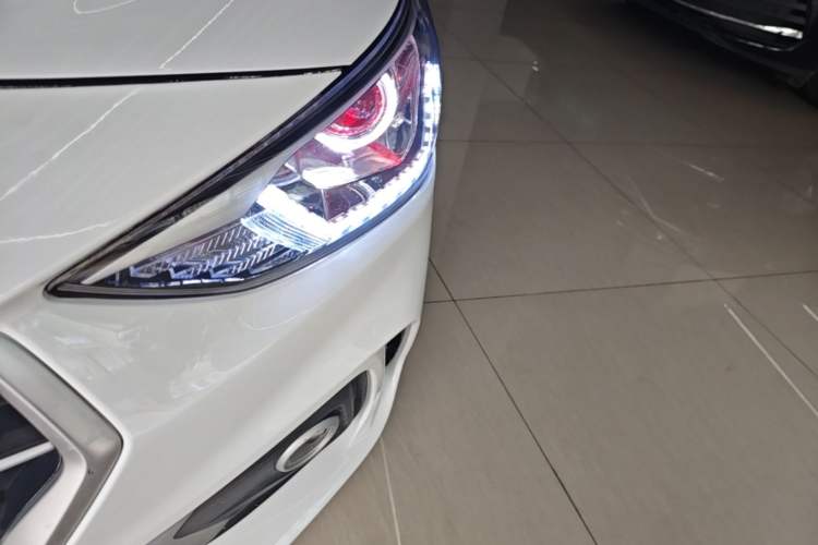 Used Hyundai Celesta Traveler 2018 1.6L Automatic Enjoyment Model China V Standard Left Front Headlight