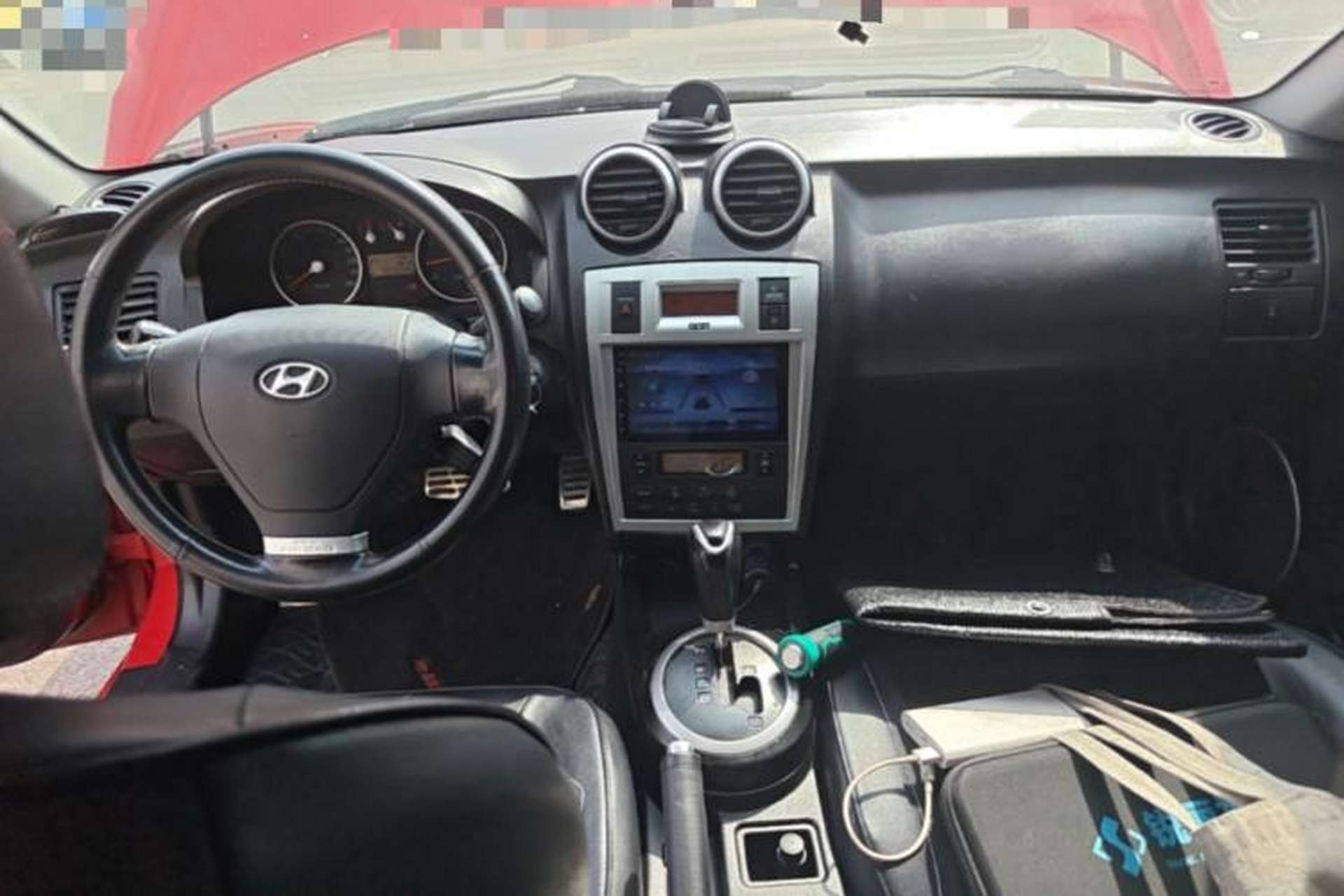 Used Hyundai Coupe 2006 2.0L Automatic Transmission Center Console