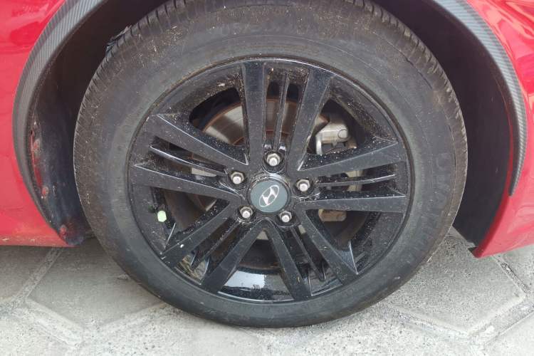Used Hyundai Coupe 2006 2.0L Automatic Transmission Right Front Wheel Hub