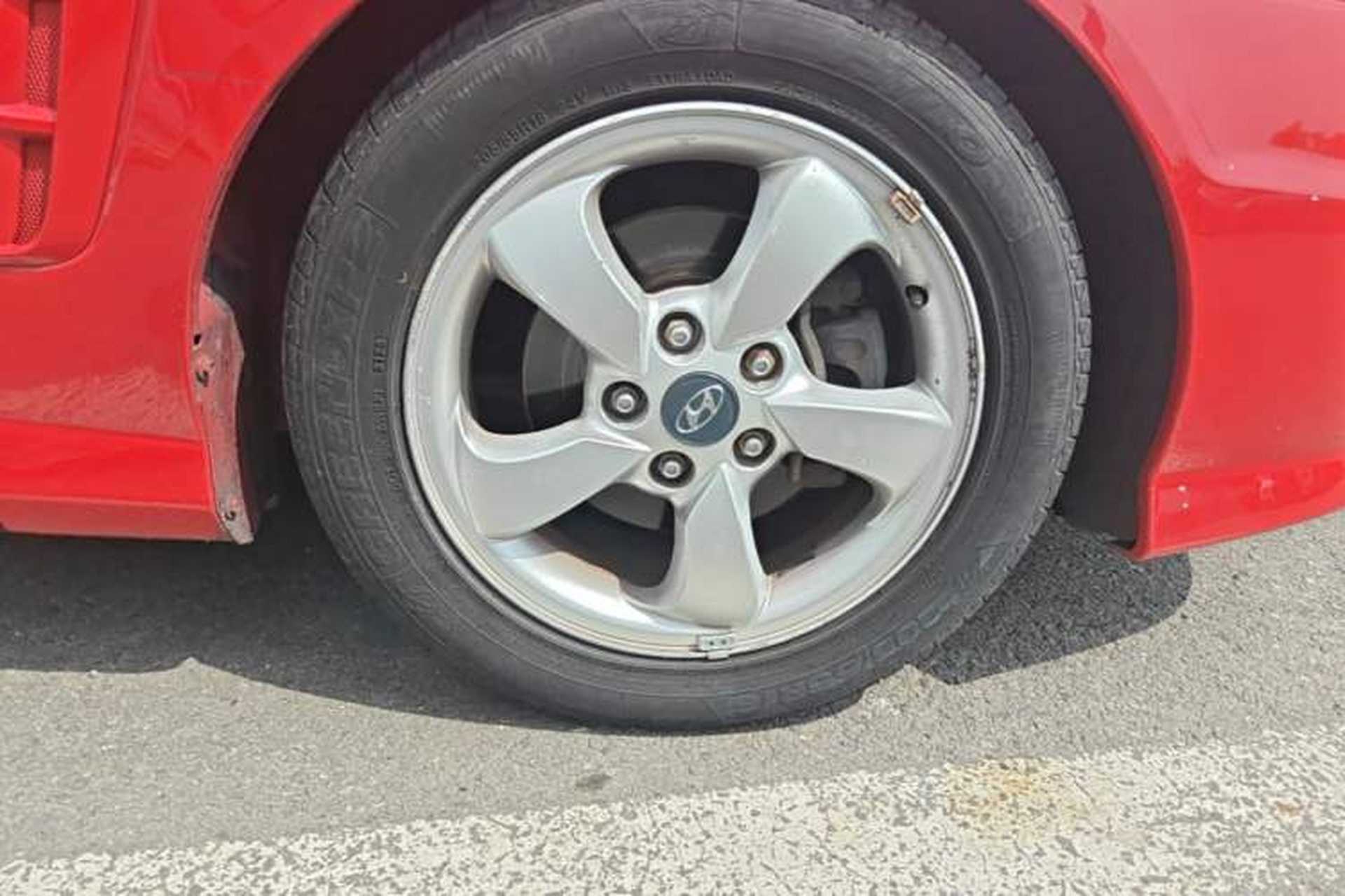 Used Hyundai Coupe 2006 2.0L Automatic Transmission Right Front Wheel Hub