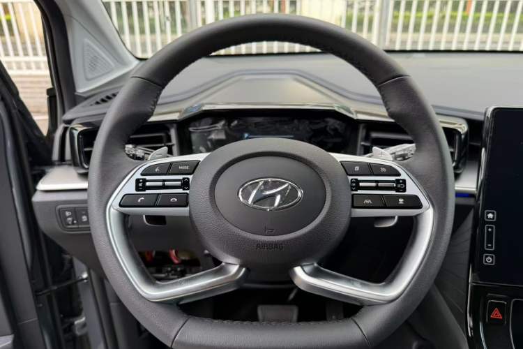 Used Hyundai Custo 2024 380TGDi TOP Premium SmartCare Flagship Edition Interior 2
