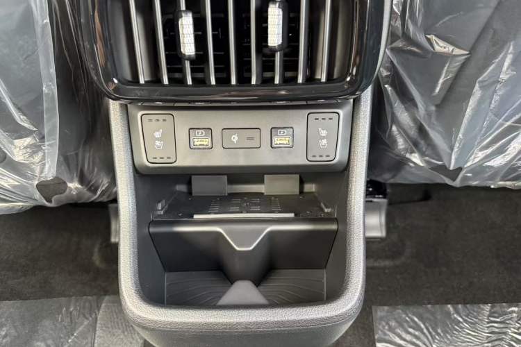 Used Hyundai Custo 2024 380TGDi TOP Premium SmartCare Flagship Edition Interior 3