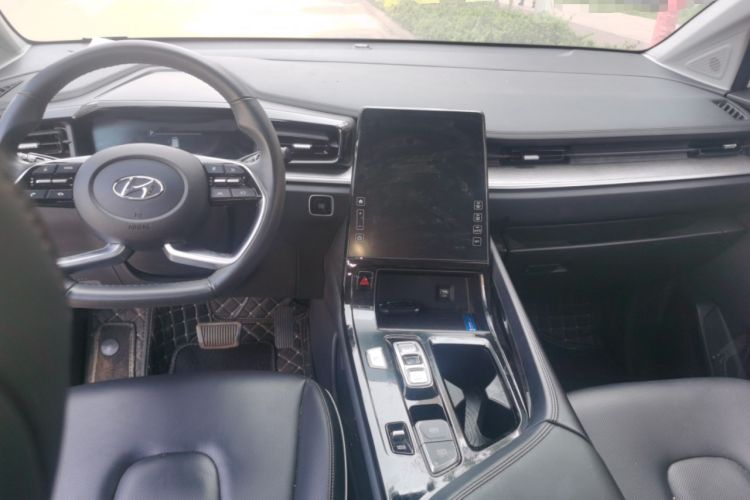 Used Hyundai Custo 2021 270TGDi Prestige LUX Center Console