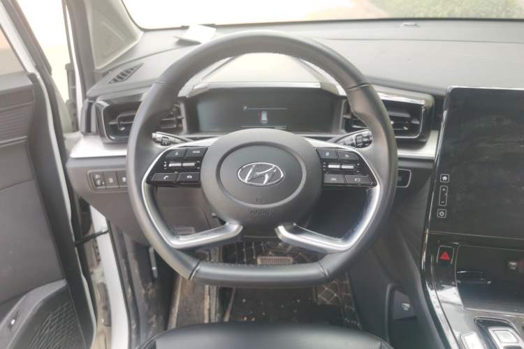 Used Hyundai Custo 2021 270TGDi Prestige LUX Steering Wheel