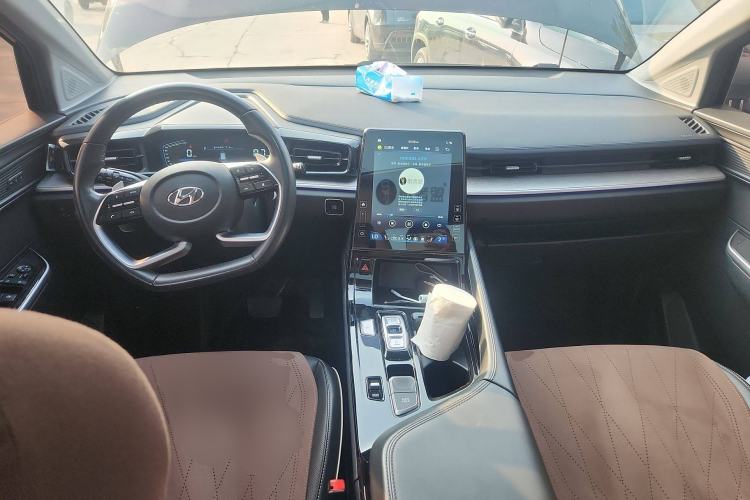 Used Hyundai Custo 2021 380TGDi Smart Love Flagship Edition TOP Premium Center Console
