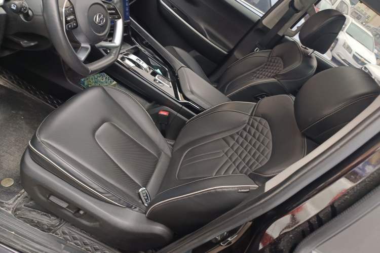 Used Hyundai Custo 2021 380TGDi Smart Luxury Premium LUX Left Front Seat