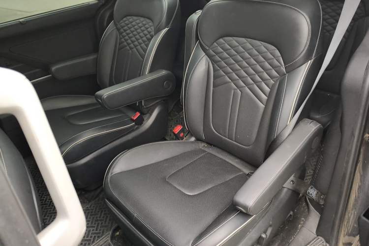 Used Hyundai Custo 2021 380TGDi Smart Love Flagship Edition TOP Premium Left Rear Seat