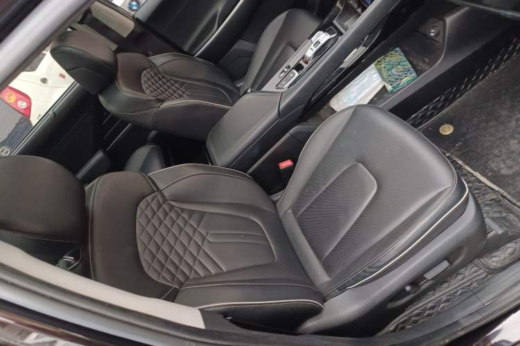 Used Hyundai Custo 2021 380TGDi Smart Luxury Premium LUX Right Front Seat