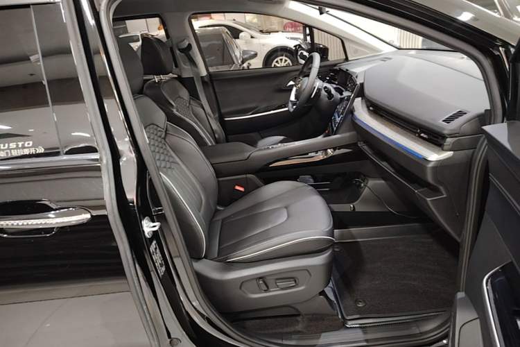 Used Hyundai Custo 2021 380TGDi Smart Luxury Premium LUX Right Front Seat