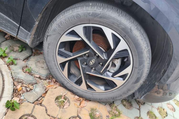 Used Hyundai Custo 2021 380TGDi Smart Luxury Premium LUX Right Front Wheel Hub