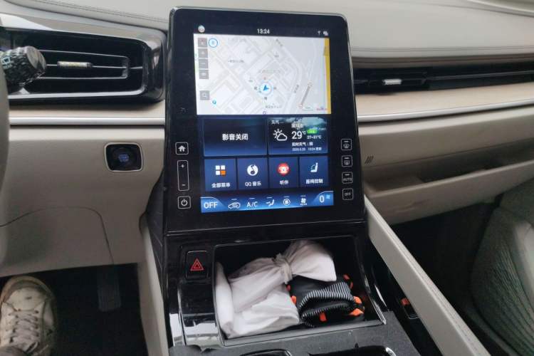 Used Hyundai Custo 2021 270TGDi Prestige LUX Audio And AC Panel